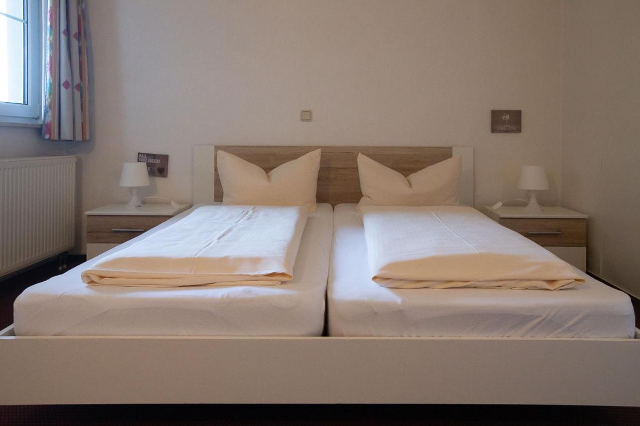 Hotel Dolgesheim ภายนอก รูปภาพ
